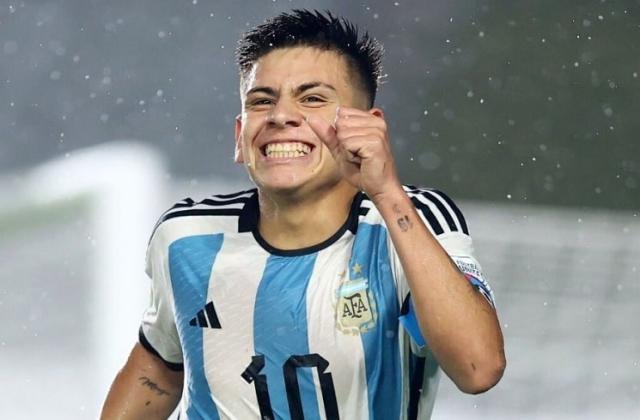 1704067024811076264.jpg claudio-echeverri-argentina-national-team-manchester-city-transfer.jpg